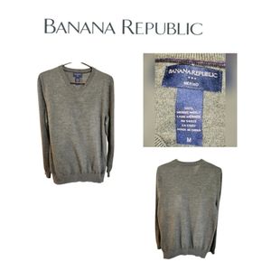 BANANA REPUBLIC MENS MERINO WOOL V-NECK SWEATER SIZE M